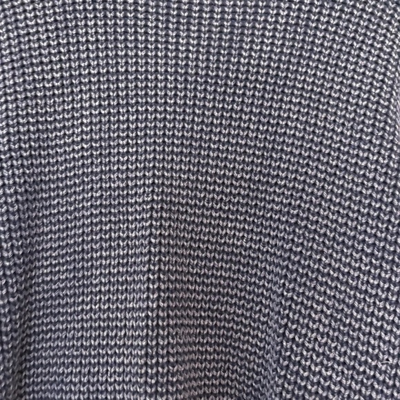 Old Navy Women’s Knitted Navy Blue Sweater - Picture 6 of 7